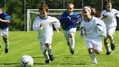 中国机器人足球队再夺双金，世界机器人运动会力克德国夺冠