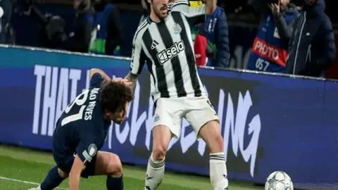 “曼城夏季转会风云：蓝月亮王朝重塑，德布劳内、格拉利什等七星离巢”